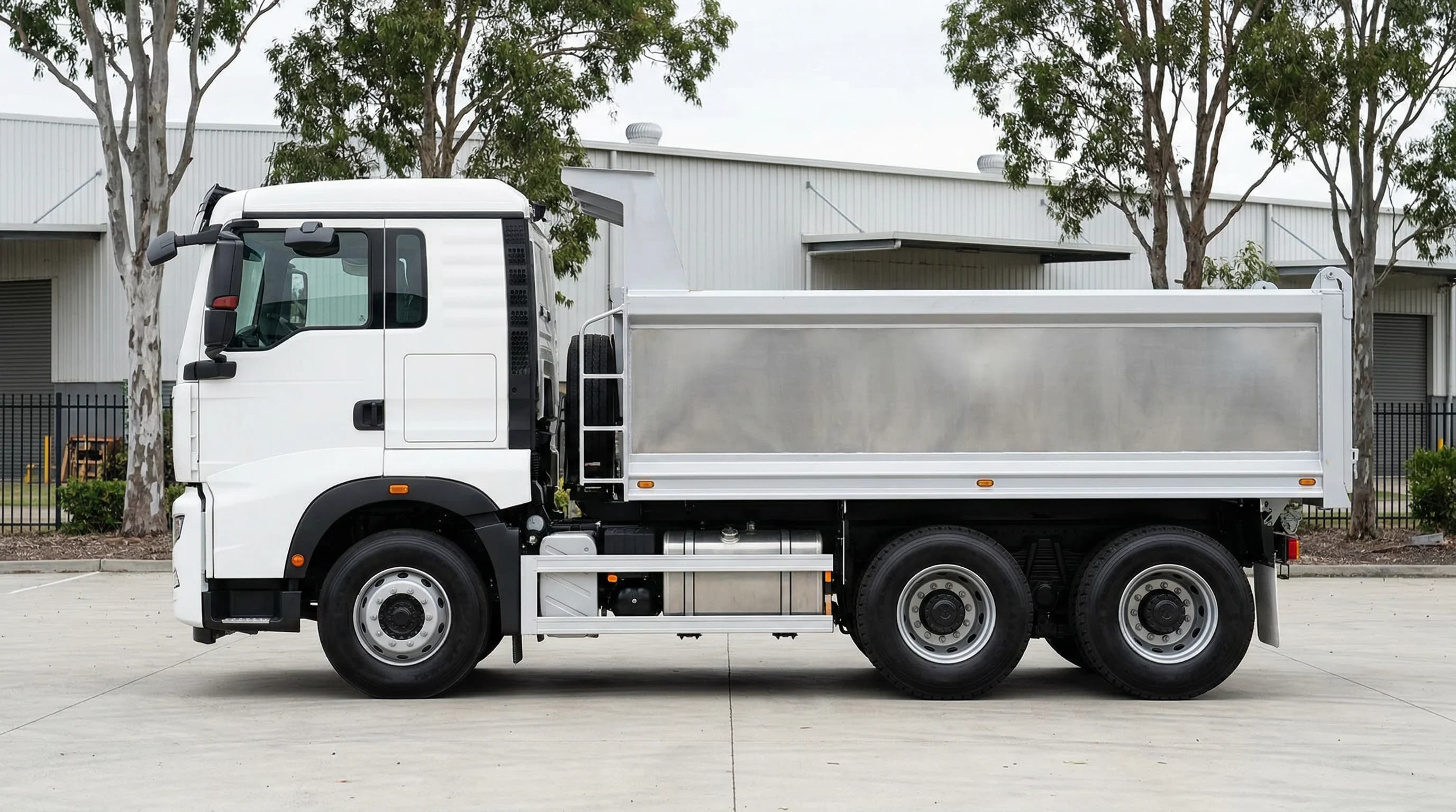 Tipper truck side profile